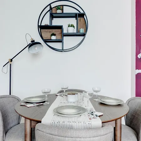 Cozy Bright Space In The Heart Of Women's Market Lejlighed