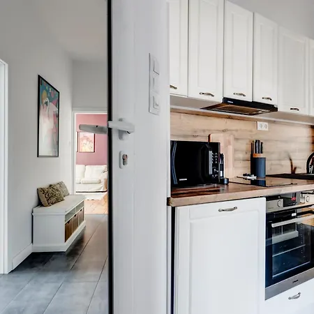Cozy Bright Space In The Heart Of Women's Market Σόφια