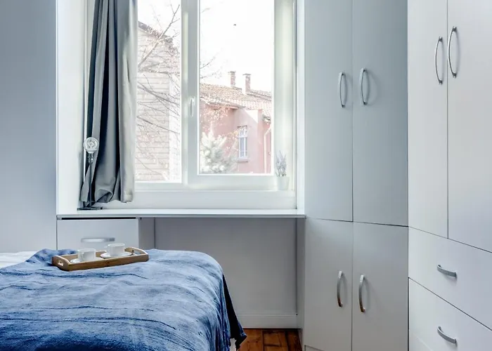 Cozy Bright Space In The Heart Of Women's Market * 소피아