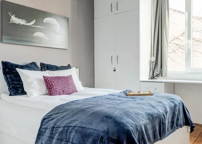 Cozy Bright Space In The Heart Of Women's Market