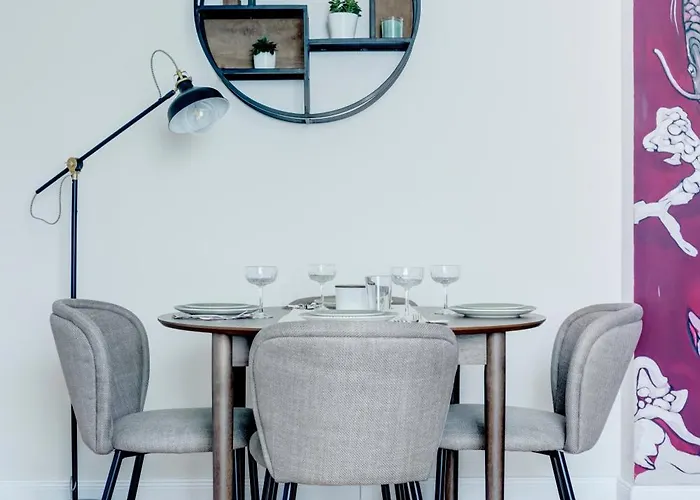 Cozy Bright Space In The Heart Of Women's Market 아파트 *