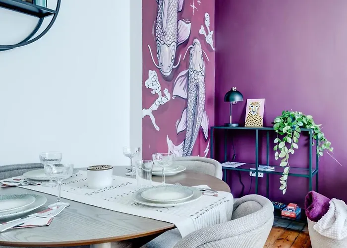 Cozy Bright Space In The Heart Of Women's Market 아파트 *