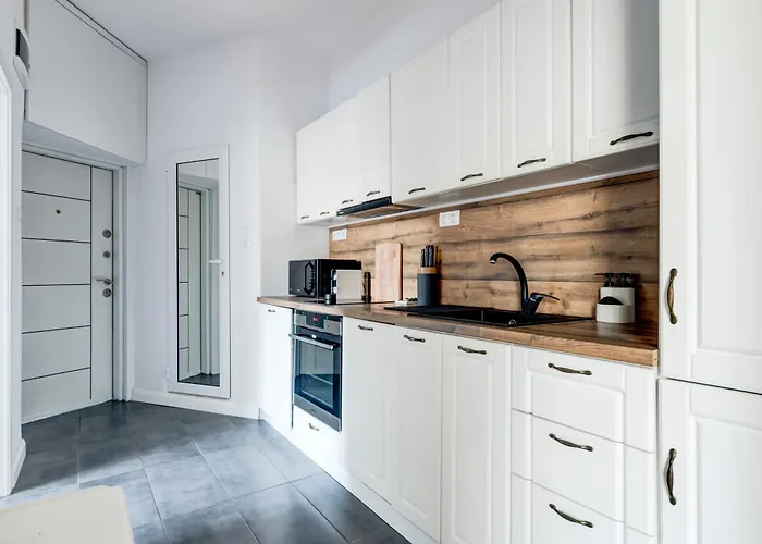 Cozy Bright Space In The Heart Of Women's Market 소피아