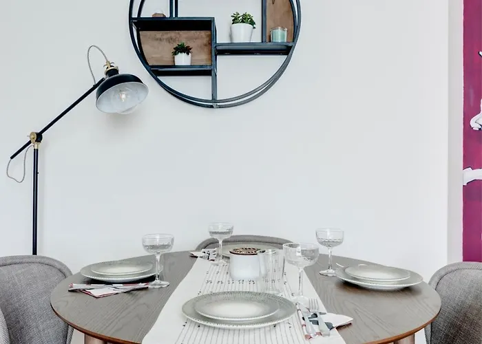 Cozy Bright Space In The Heart Of Women's Market 아파트