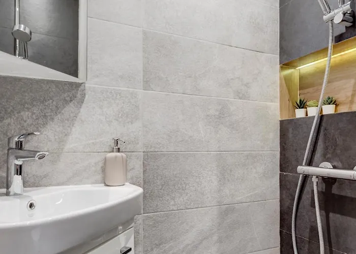 아파트 Cozy Bright Space In The Heart Of Women's Market *