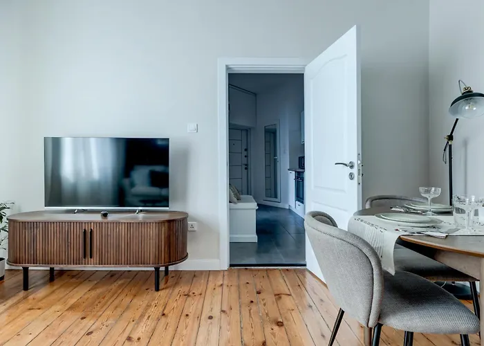 Cozy Bright Space In The Heart Of Women's Market 아파트 *